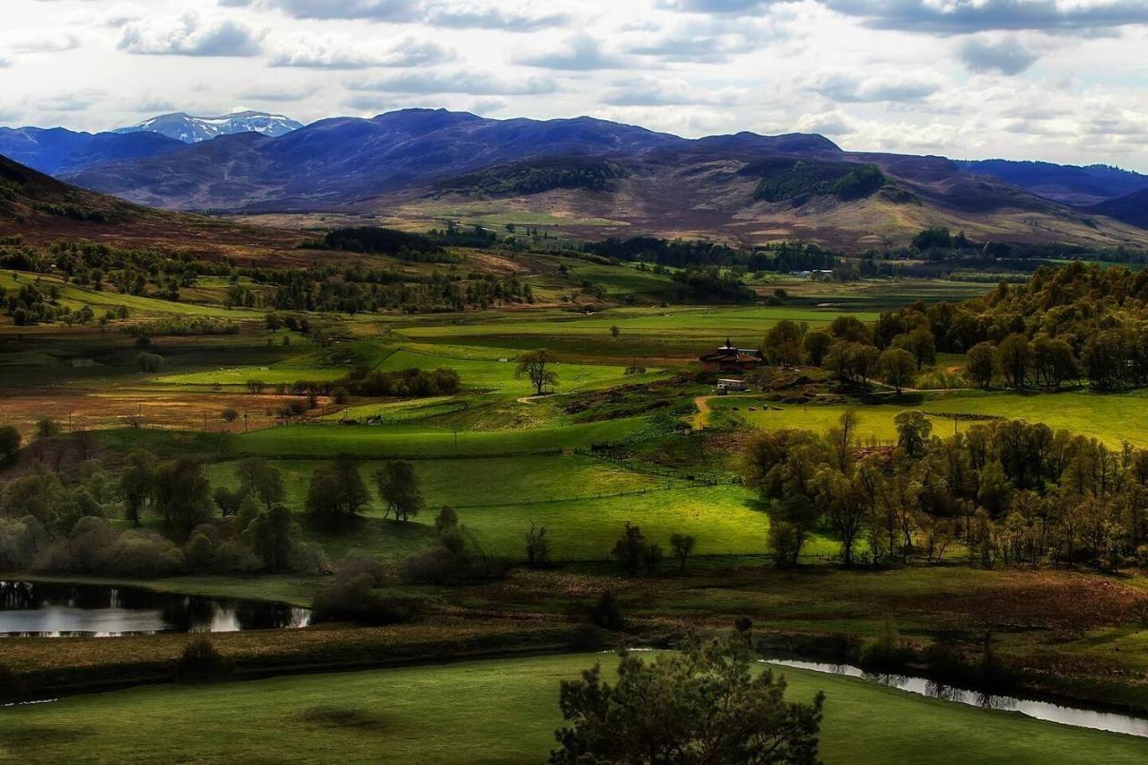 Вилла Spectacular Mountain View Ecopod Ньютонмор Экстерьер фото